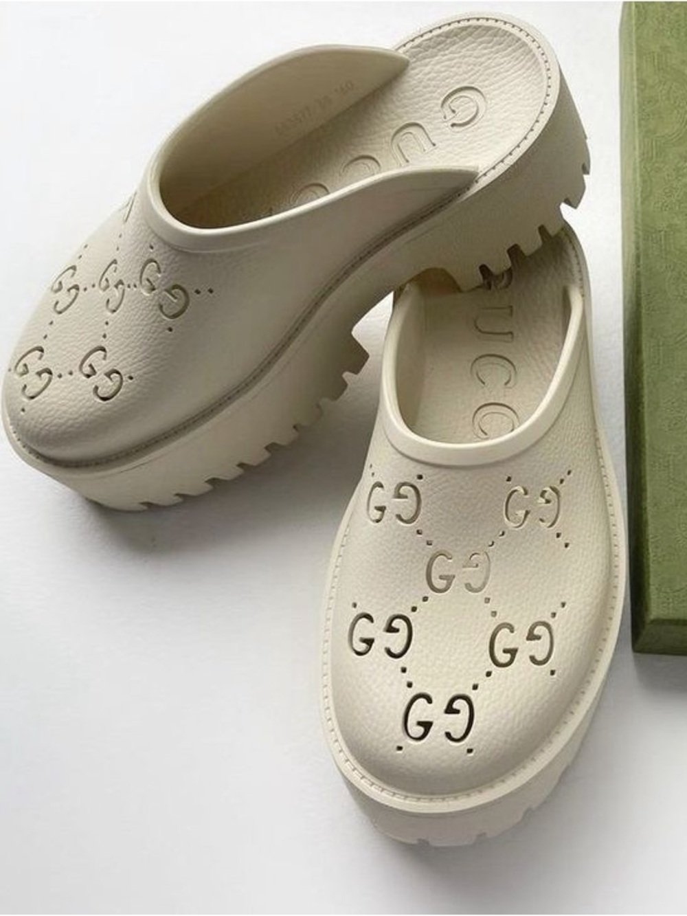 Gucci rubber flat forms